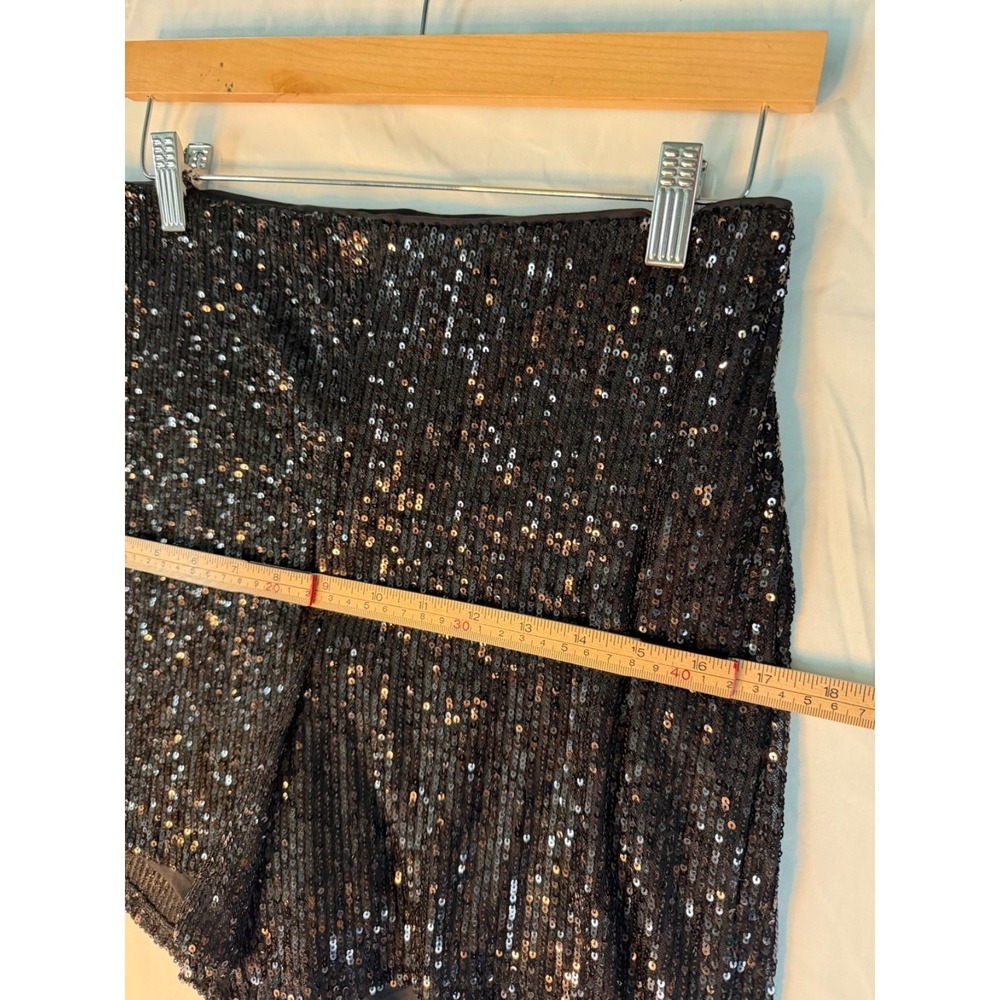 Sequin shorts by Express sz M cocktail party black tie evening wear NWT - Picture 4 of 6